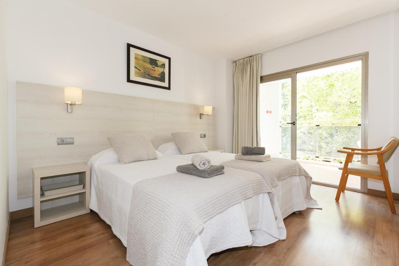 Uhc Michelangelo Apartments Salou Bagian luar foto