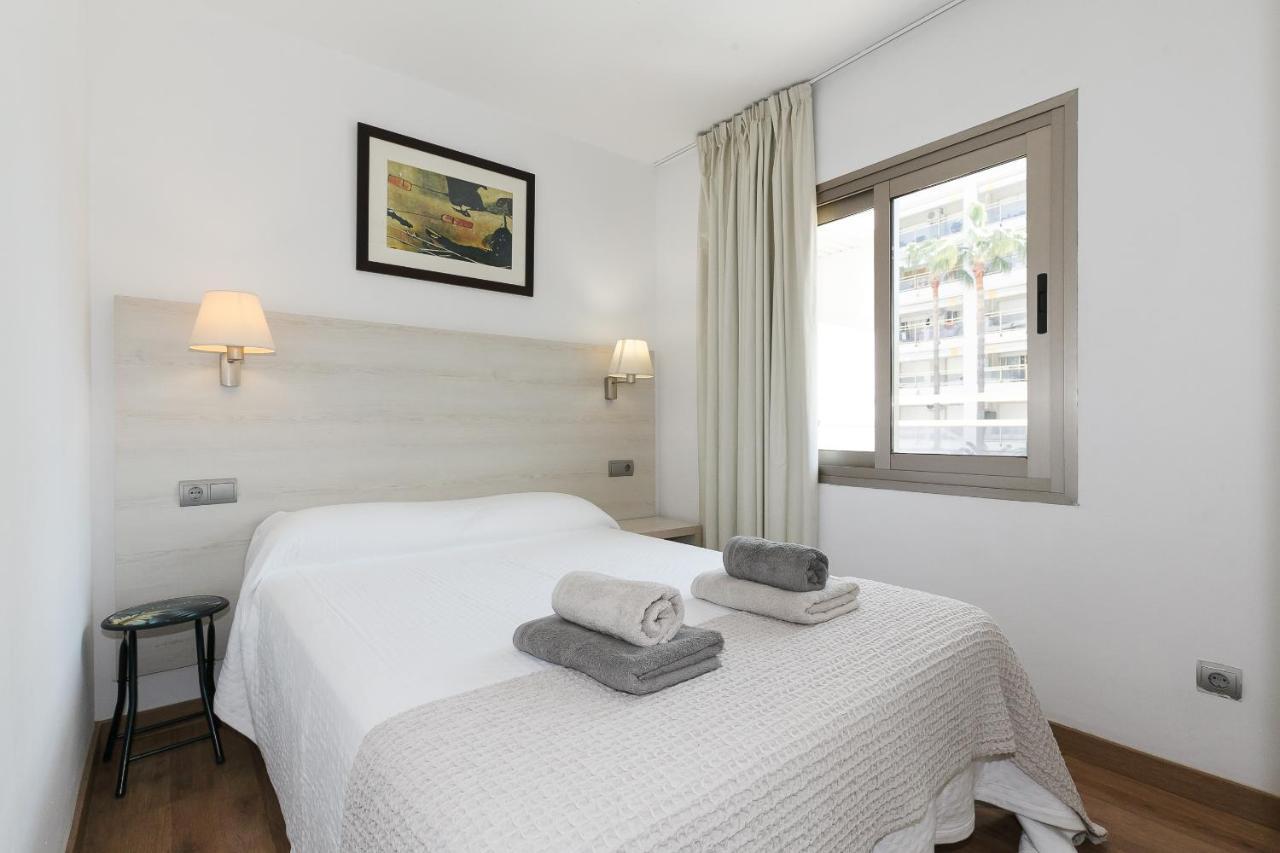 Uhc Michelangelo Apartments Salou Bagian luar foto