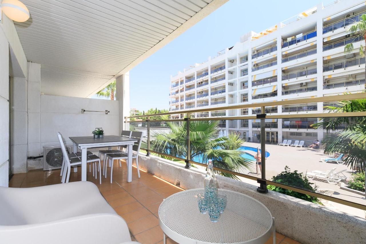 Uhc Michelangelo Apartments Salou Bagian luar foto