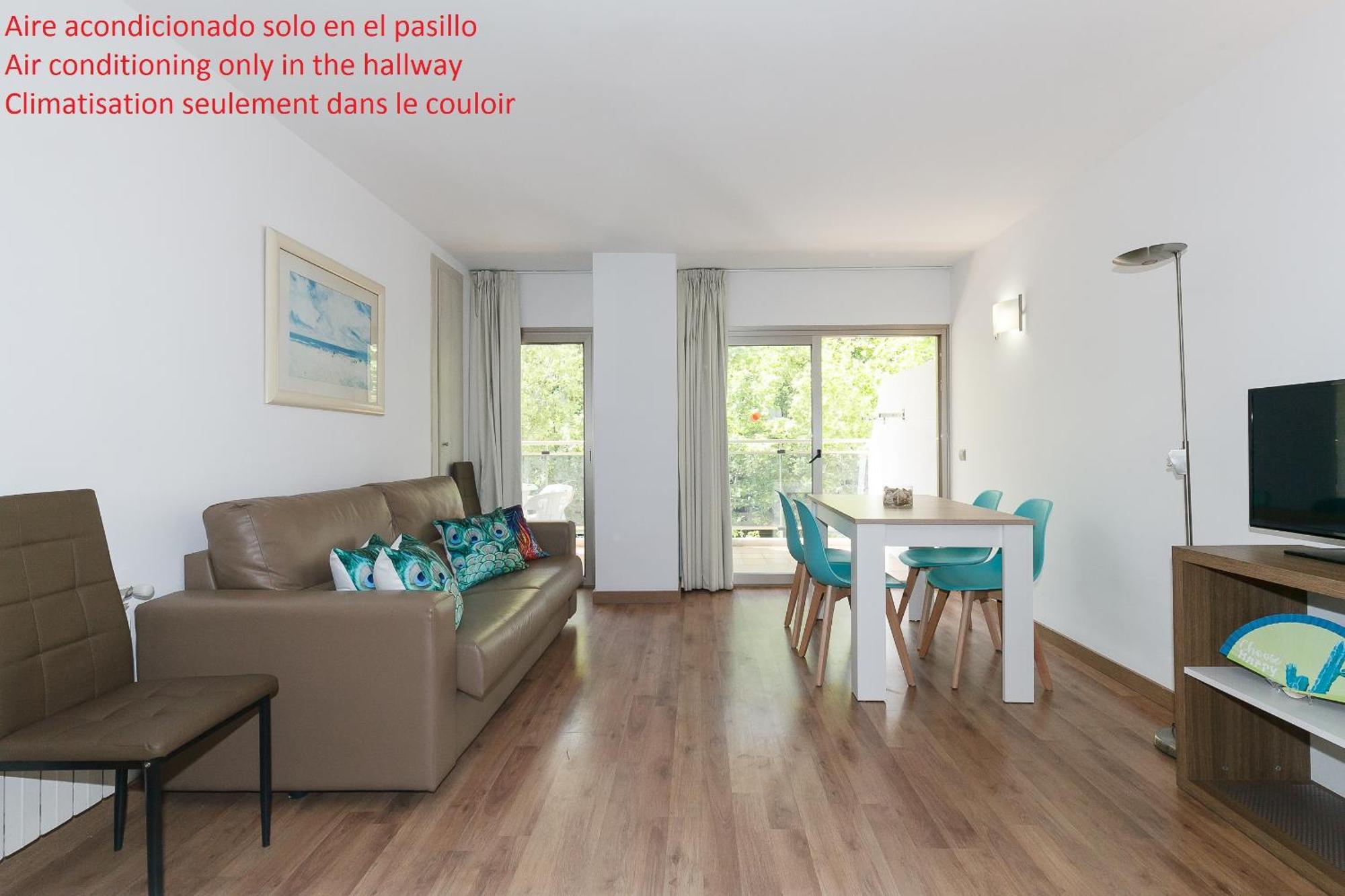 Uhc Michelangelo Apartments Salou Bagian luar foto