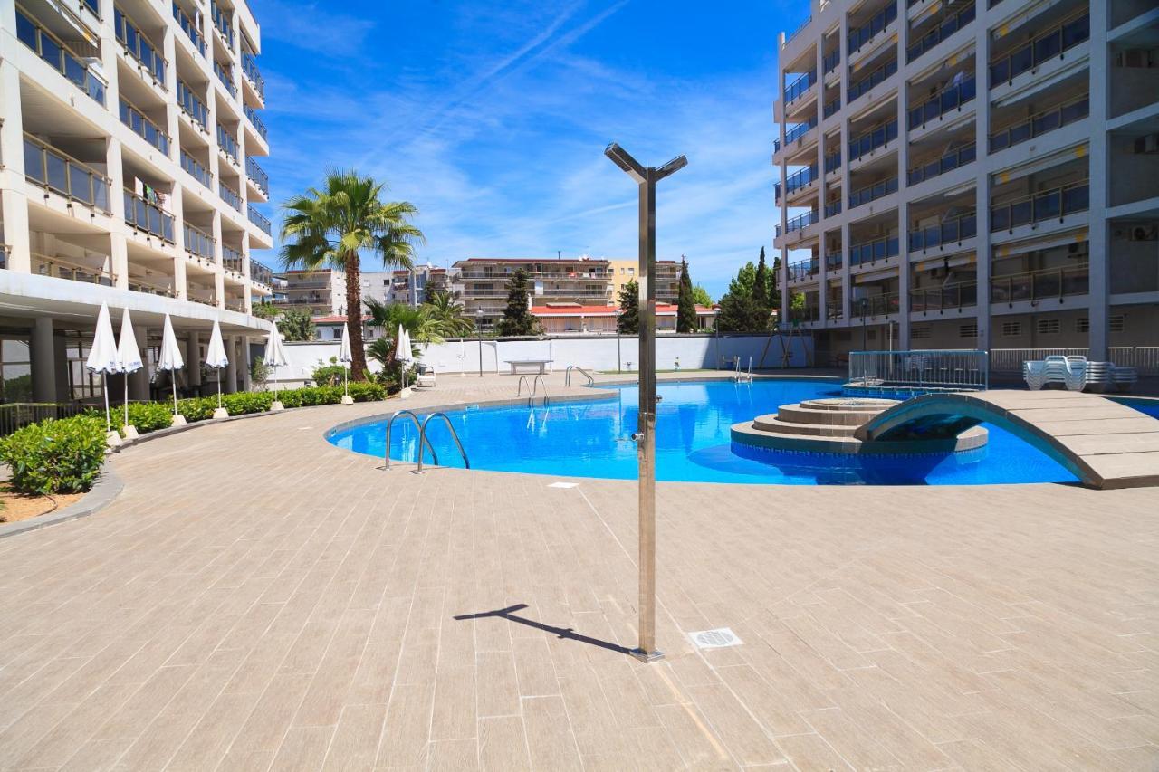 Uhc Michelangelo Apartments Salou Bagian luar foto