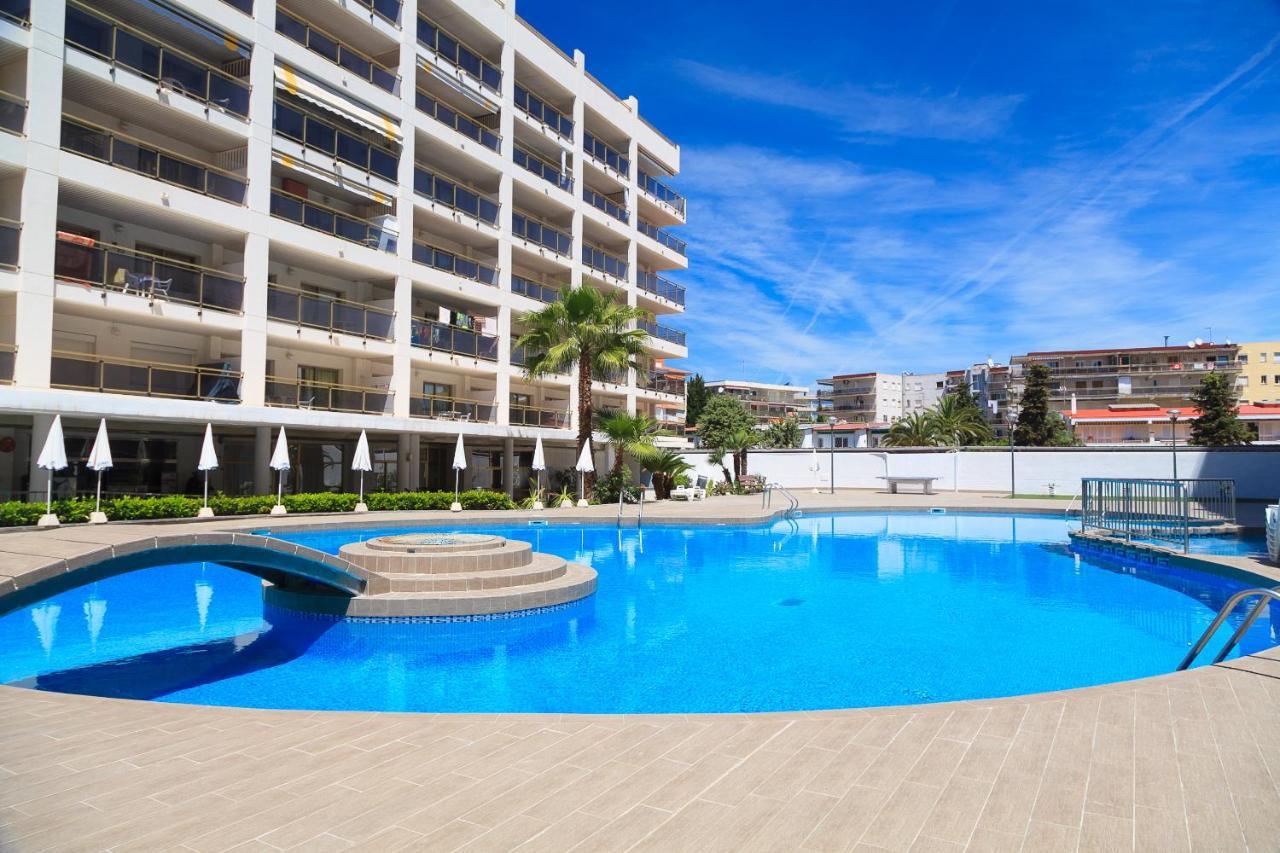 Uhc Michelangelo Apartments Salou Bagian luar foto