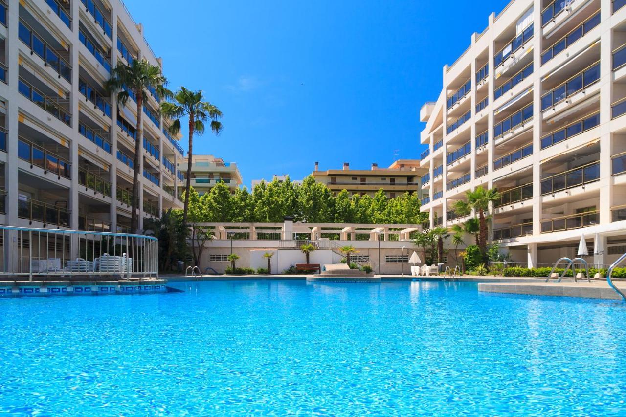 Uhc Michelangelo Apartments Salou Bagian luar foto